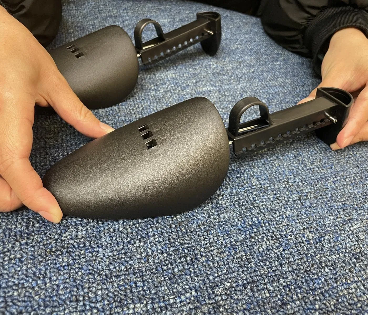 2 Pairs Plastic Shoe Trees for Women (Black)